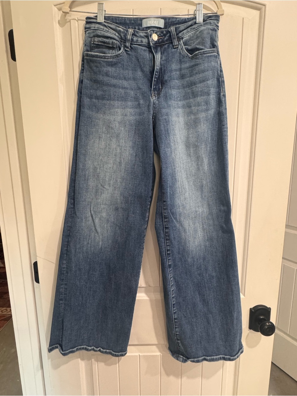 Wide Leg Jeans in Medium Blue Wash - VERVE by Vervet